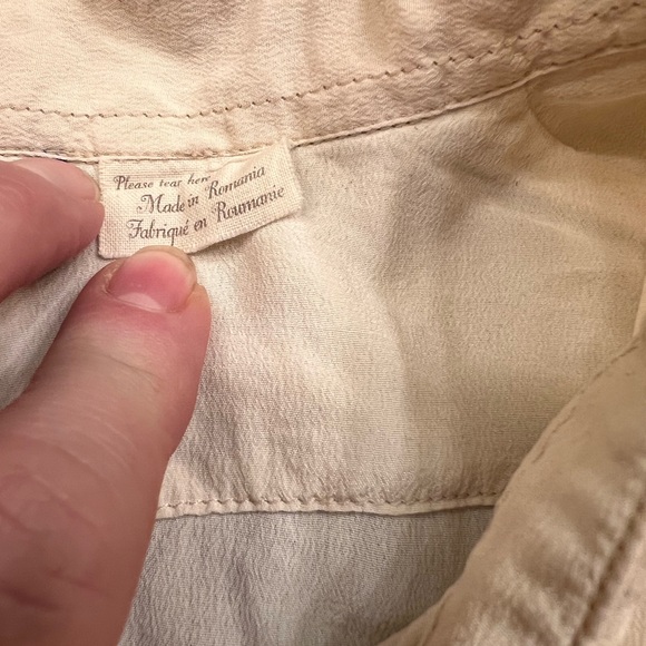 Levi's Women’s Cream Button-down shirt. Made & Crafted Shirt - Picture 3 of 10